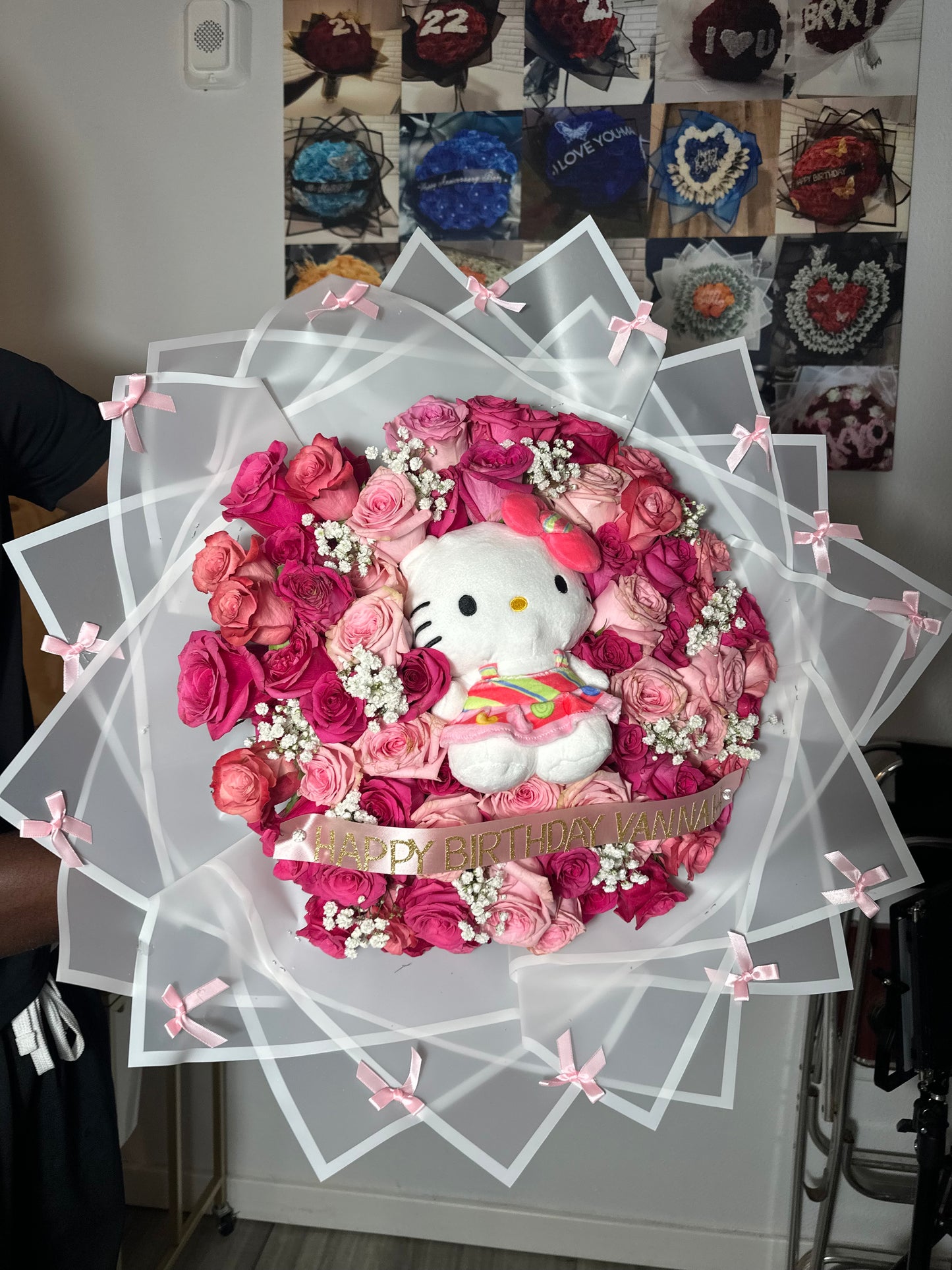 Hello Kitty Plush🎀🫧 50 roses