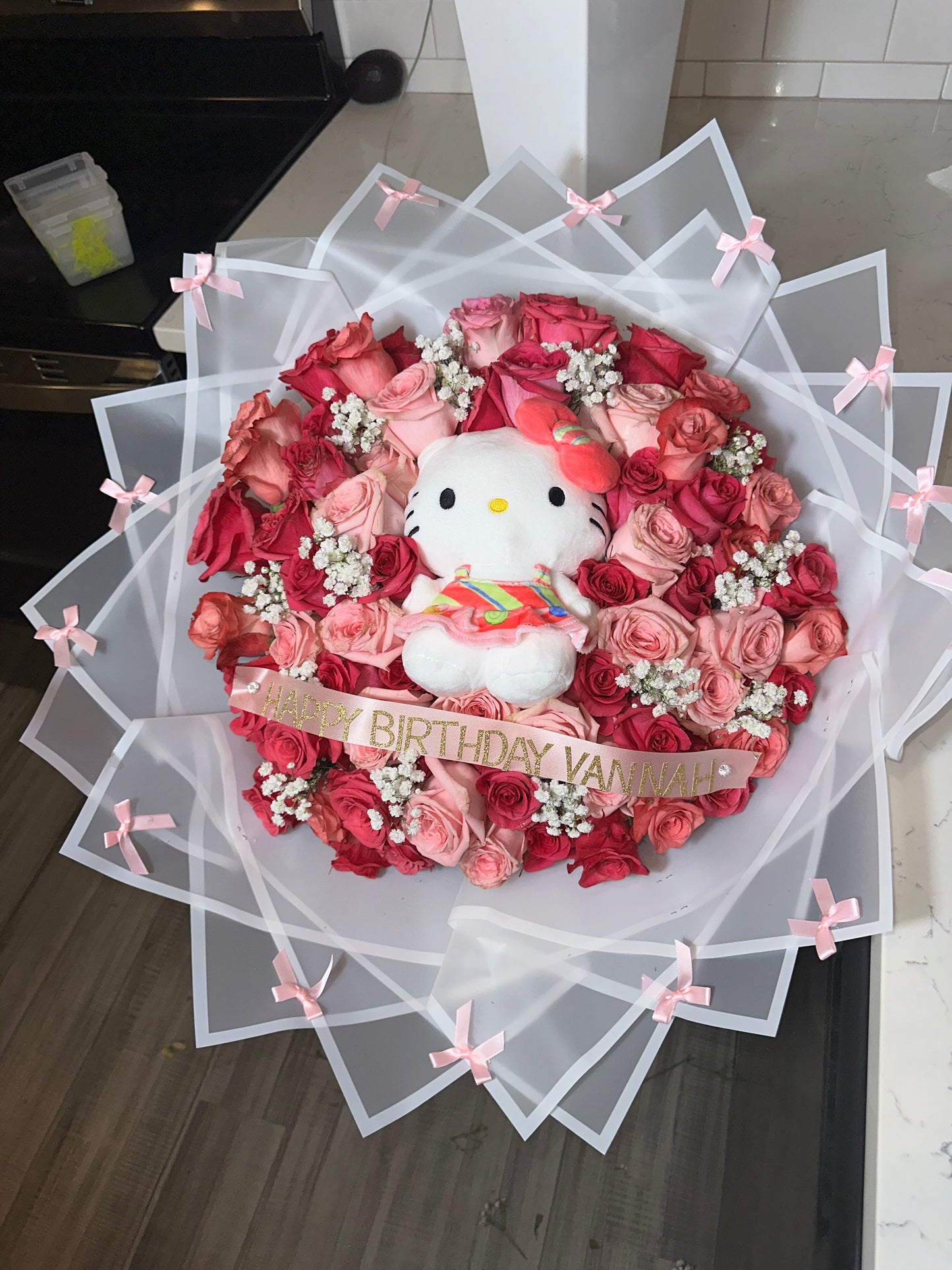 Hello Kitty Plush🎀🫧 50 roses