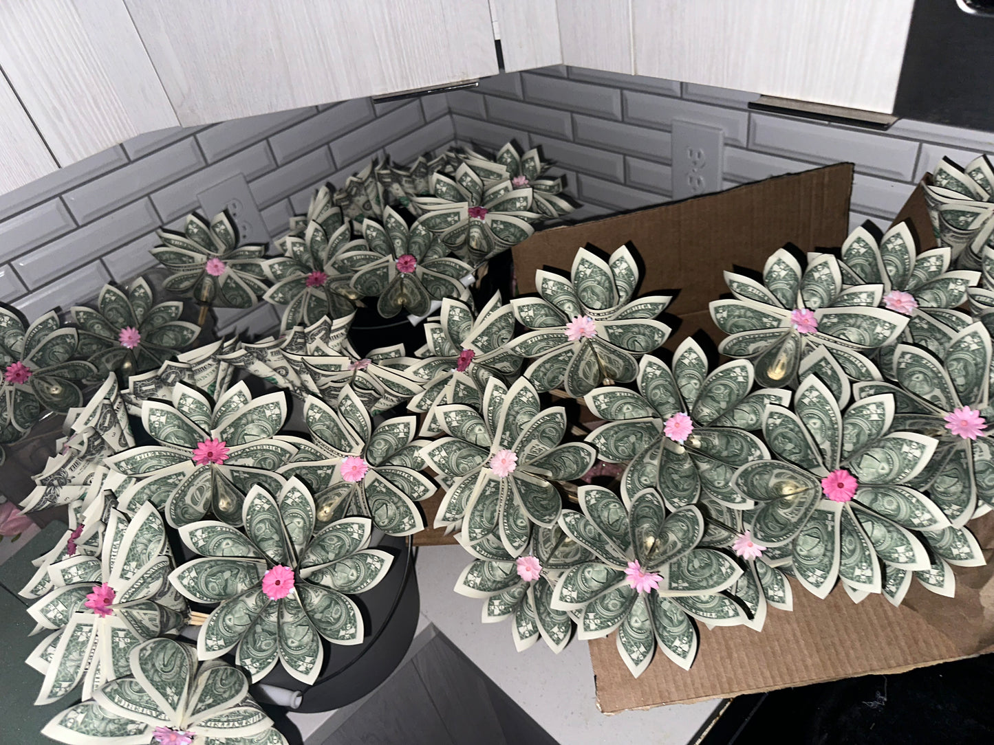 3D shape flowers w$200 ones đ¸